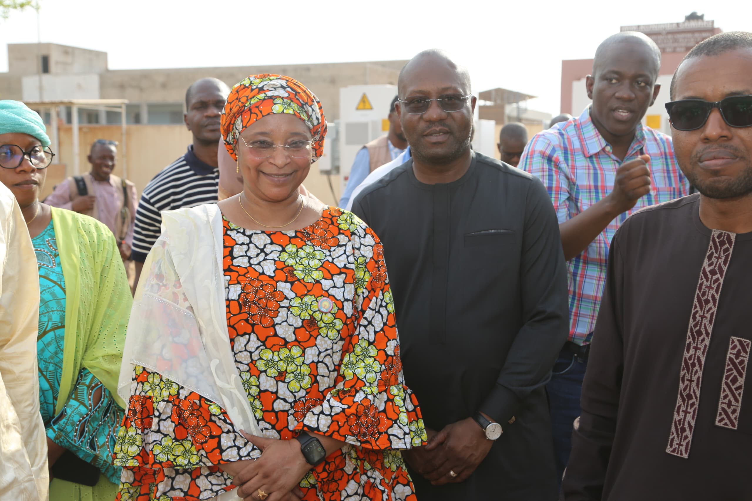 Œuvres sociales du Président de la transition : Des installations solaires de pointe à l’hôpital du Mali pour améliorer les conditions de prise en charge des patients.